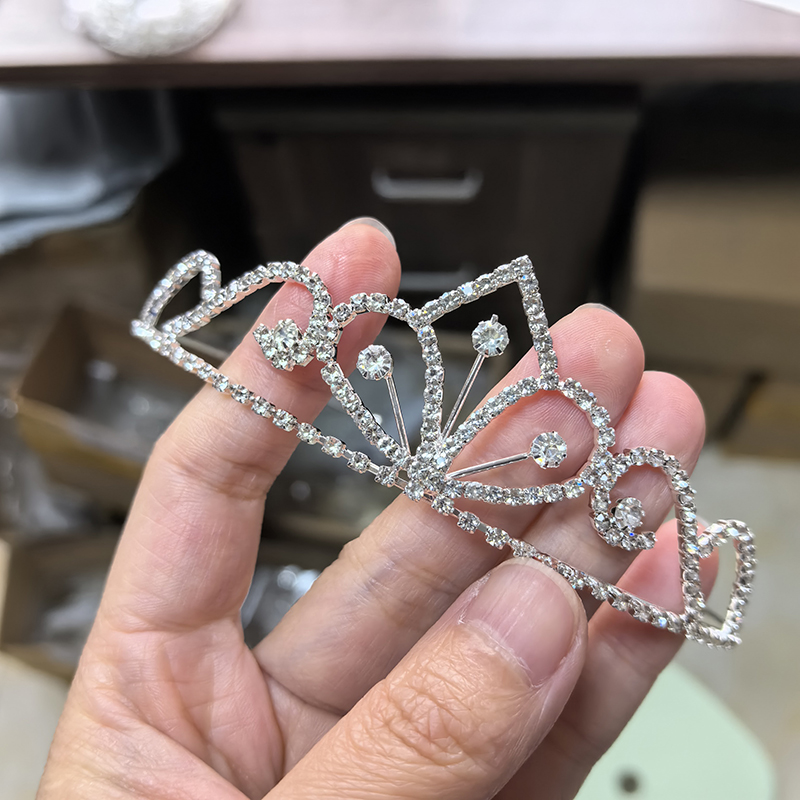 Серебряная корона со стразами, – обзор и цена Event Suppliers